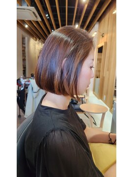 キレイコムデュース(Deuce) 酸性ストレートボブ