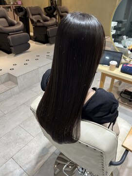 ティア(Tia.) (縮毛矯正/髪質改善/ロングヘア/前髪/韓国レイヤー/小顔)