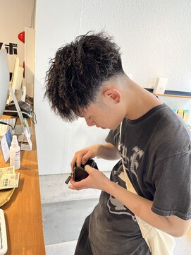 アイズ 海老名(AIZU) ツイストパーマ マッシュ 強めツイストスパイラル 眉毛