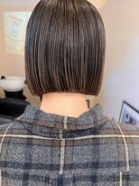 ホテリー(Hotely)&nbsp;ブリーチありカラー20代ショートハイライトボブ代官山