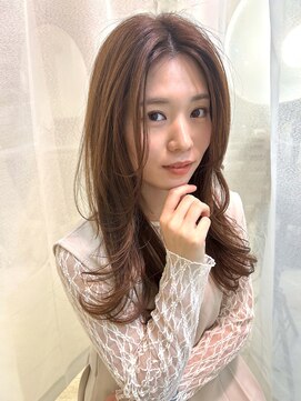 リタ(Lita) イメチェン小顔外ハネロングレイヤーカット