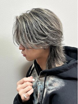 シェール(CHER) センターパートウルフ　ホワイトハイライト　メンズウルフ