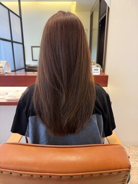 マーリャヘアー(mallia hair) やわらかい質感のウェーブ×艶カラー