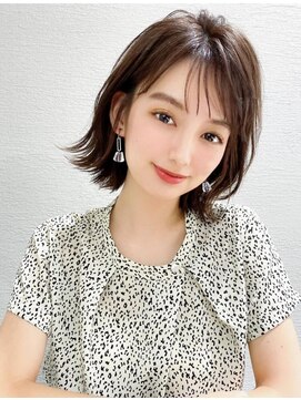 ラルユー 金山(LallYou) 韓国風レイヤー/外ハネくびれ/ミディアムレイヤー/ぱっつん前髪