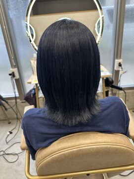 イリエ 川口(irier) 顔周りレイヤーボブ☆ネイビー