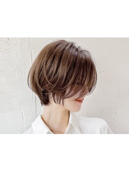 アイロンを使わなくても自宅で簡単に叶う再現性◎絶妙なカットラインが次の日からのサロン帰りをキメる♪