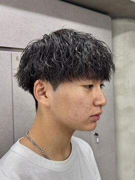 ニコ トウキョウ ロジック(nico TOKYO Logic) 波巻きパーマセンターパートスパイラルパーマツイストパーマ韓国