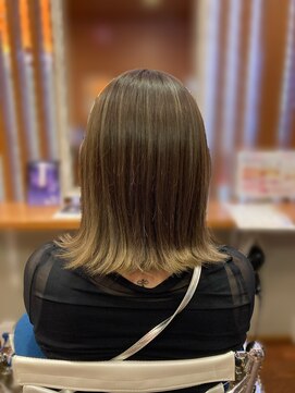 ピールアーク(peal ark) 大人美人◎外ハネボブ×アッシュカラー