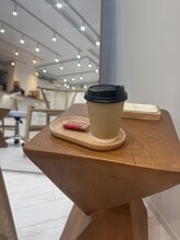 施術の合間のひとときまで、ちょっぴり贅沢な、心からごゆっくり落ち着いた空間でお過ごし頂けます