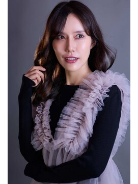アンアタッシュ(UNE ATTACHE) Sand flare｜深みベージュ×外巻きレイヤー