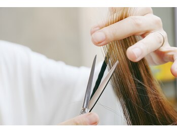 オボ(O(B.O))の写真/［NEW OPEN］カットだけで創り上げるヘアで輝きを◇様々な角度から、あなたに合わせたデザインをご提案◎