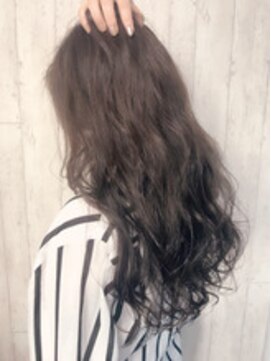 コピーヌ 高田馬場店(Copine) ふんわりやわらかな質感が魅力的☆フェザーロング×グレージュ☆