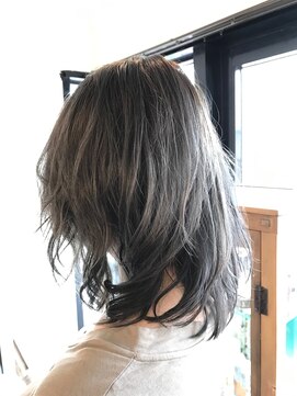 ヨナサン(Yona Saint) 透明感あふれる☆グレージュヘア。