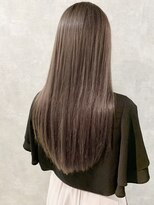 イール(iIIL)&nbsp;【iIIL hair lounge】透け感ミルキィーベージュ外国人風