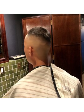 バーバーショップ レガロ(REGALO) バズ　スキンフェード