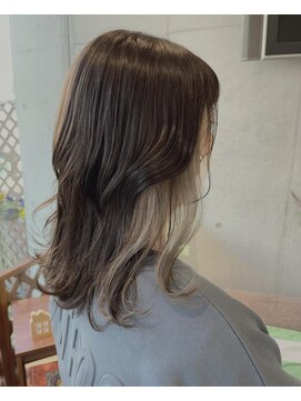 エム インターナショナル 春日部本店(EMU international) チラッとオシャレなイヤリングカラー