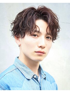 オーシャントーキョー 渋谷神南(OCEAN TOKYO) ツーブロック波巻き束感センターパート