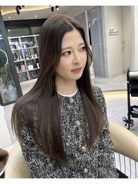 ロンドメリア 天神大名店(Lond Melia) 小顔に見せるヘア/ワンレン/ボブウルフ/ネビージュ/黒髪
