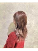 ピンクベージュ