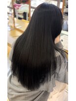 ヴィサージ(Visage)&nbsp;20代の上品透け感アッシュグレー×髪質改善