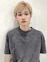 ユーフォリア 渋谷グランデ(Euphoria SHIBUYA GRANDE) ショートウルフ ブロンドベージュ ハイトーン MOMO