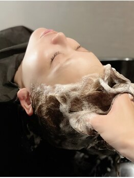 ザシラ(THE SIRA)の写真/【140年の歴史ある資生堂】 頭皮環境を整え根元から艶やかな髪に♪髪・頭皮の悩みを是非お聞かせ下さい!!