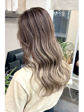 バレイヤージュ/アッシュオリーブ/ダークアッシュ/斜めバング