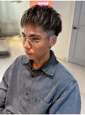 ハイライトカラー メンズショート ツーブロック 20代 束感ヘア