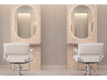 ロエ 博多店(loe)の雰囲気（アットホームな空間でゆったり過ごせます♪[インナーカラー]）