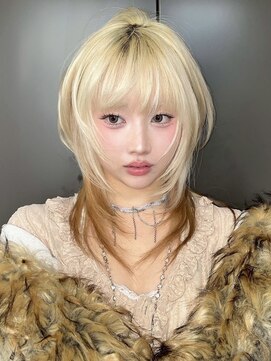 ネハス(nehus.) ハッシュカット/レイヤーカット/ブリーチ/ウルフカット/原宿