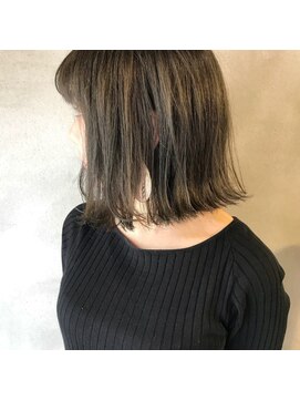 ミント(mint) 切りっぱなしボブ&赤み除去グレージュ