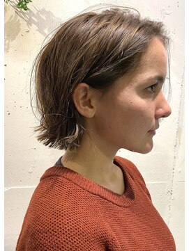 エル(EL by green) 《tomi》ハイライトカラー×外ハネボブスタイル