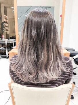 デイズ(days) ミルクティーアッシュベージュデザインカラー☆ブリーチ3Dカラー