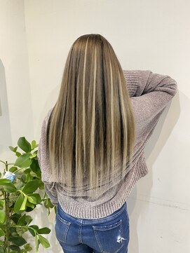 カルマ(KARMA) 透明感のあるベージュ！