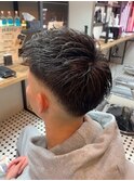 ツーブロック黒髪 ナチュラル フェード