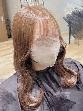 カーラ(Cara) 明るめオリーブベージュ × 波巻きウェーブ