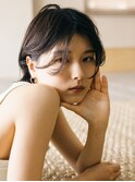 フェザーショートセンターパートかきあげバンググレーアッシュ