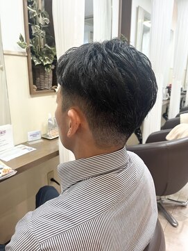 コアフィールフィス(COIFFURE fils) 《見附　今町》メンズ　ビジネスマン　刈り上げスタイル