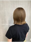 切りっぱなしボブ　ミルクティーベージュ　ヘーゼルグレージュ