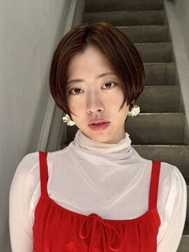 クロト(Clotho) センターパートショートボブ/ハンサムショート×ベージュカラー