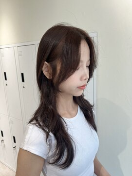 ジーナ 難波(Zina) レイヤーカット×顔周りカット