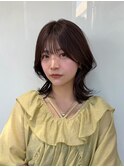 外ハネミディアム×くびれレイヤー/小顔見せヘア