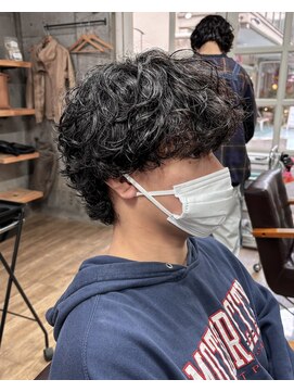 オムファミーユラグ(homme, famille raugh) シャドウパーマ