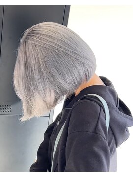 シェイト 天神(ciate) ホワイトシルバー/ボブ/ケアブリーチ/ダブルカラー/天神