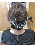 ルーズに崩した結婚式ヘアセット