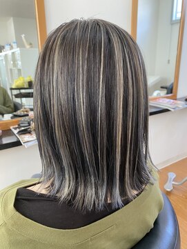 マジックスファクトリー(magics factory) バレイヤージュ風ハイライト