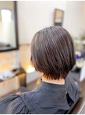ナチュラルストレートなショートスタイル