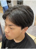 センターパートマッシュ×オンザライン