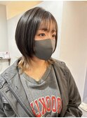 軽めのボブウルフ/ベージュインナー