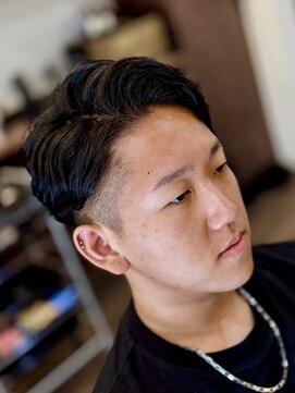 ◆抜け感サイドパート × フェードカット